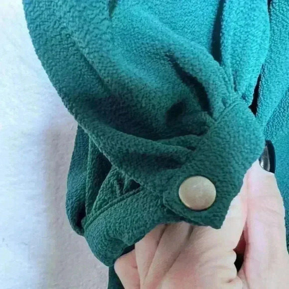 Womens Emerald Green Puff Sleeve Button Back Blouse Small Gold Buttons - Picture 3 of 7
